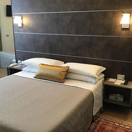 Hotel La Nuova Rotaia غالاّراتي المظهر الخارجي الصورة
