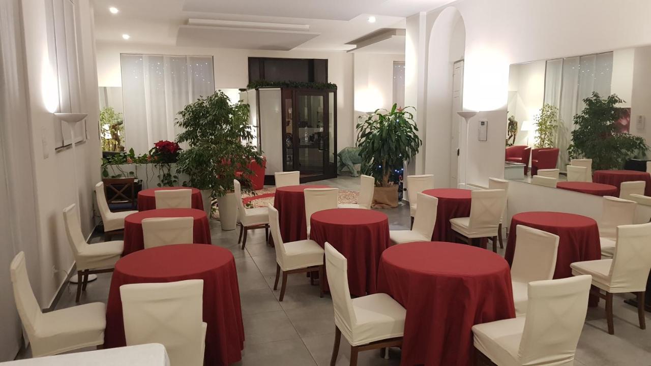 Hotel La Nuova Rotaia غالاّراتي المظهر الخارجي الصورة
